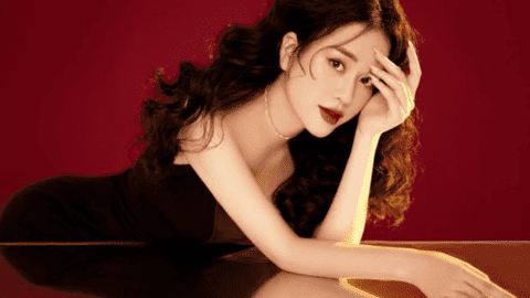 MC Ngô Mai Phương - 'tiểu tam' của Đừng Làm Mẹ Cáu khoe sắm đồ một lần nửa tỷ đồng