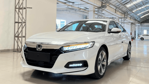 Honda Accord giảm giá 140 triệu đồng tại đại lý: Rẻ ngang bản thấp của Camry nhưng vẫn khó bán