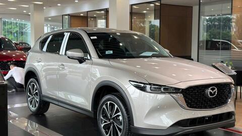 Mazda CX-5 bất ngờ tăng giá bán nhưng vẫn là món hàng hot, giữ nguyên cơ hội trở thành "vua doanh số" năm 2023