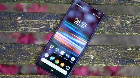 4 năm trước, mẫu điện thoại "gầy như que củi" này từng làm lu mờ cả iPhone: Ai nhìn cũng muốn cầm thử