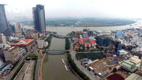 Kinh tế TP.HCM vững vàng trong “cơn gió ngược”