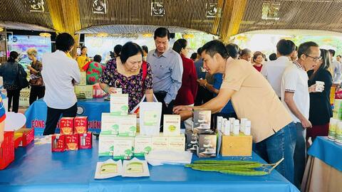 Hàng chục gian hàng đặc sản Long An quy tụ tại TP.HCM