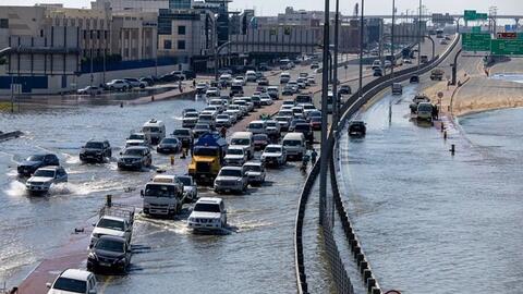 Thành phố sa mạc Dubai ‘đóng băng’ suốt cả tuần vì mưa lớn chưa từng thấy