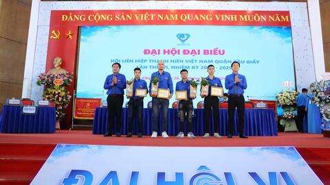 Vinh danh 4 thanh niên cứu người trong vụ cháy tại Trung Kính