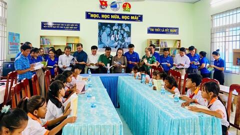 Ninh Thuận: Trao tặng thư viện khuyến học cho học sinh vùng cao