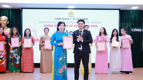 Công đoàn Y tế Việt Nam tôn vinh những bông hoa ngành y