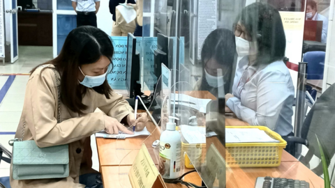 Người lao động đối diện với nhiều rủi ro khi tìm việc