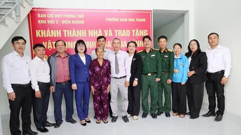 Khánh Hòa: Bàn giao nhà tặng hộ dân vùng lũ trước Tết Nguyên đán