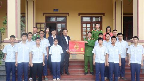 Sở Y tế Hà Nội thăm, tặng quà Tết tại Trường Giáo dưỡng số 2