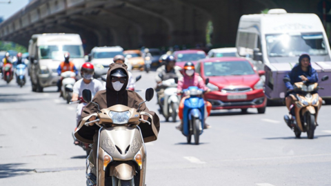 Cảnh báo nắng nóng gay gắt từ Bắc Bộ đến Huế, có nơi trên 38 độ C