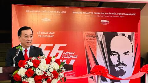 Trưng bày “156 hình tượng Lê-nin” tại Bảo tàng Hồ Chí Minh