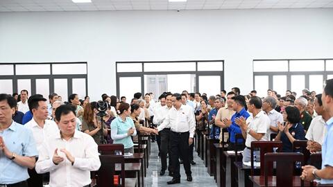 Chủ tịch Quốc hội Trần Thanh Mẫn tiếp xúc cử tri tại Thành phố Hồ Chí Minh