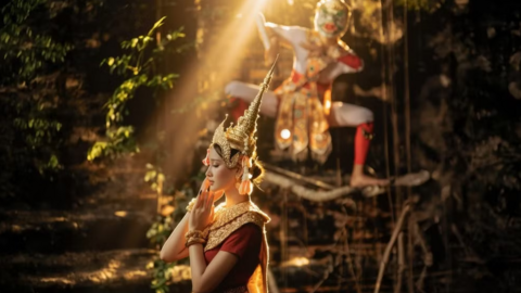 Người Khmer gìn giữ và bảo tồn “hồn xưa” qua từng trang phục truyền thống