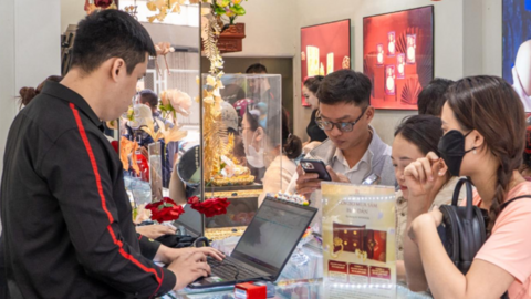 Giá vàng hôm nay 15/5: Vàng thế giới giảm mạnh, áp lực lạm phát dai dẳng