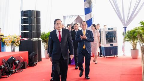 Chủ tịch Quốc hội Trần Thanh Mẫn dự lễ khởi công Dự án trục không gian Quốc lộ 1A