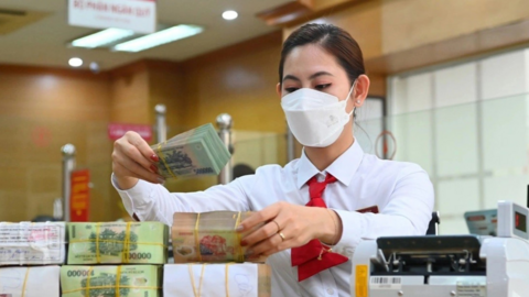 Từ 1/7, lương công chức ngành ngân hàng cao nhất vượt 20 triệu đồng/tháng