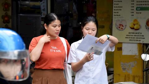 Thí sinh hoàn thành buổi thi đầu vào lớp 10 chuyên tại Hà Nội