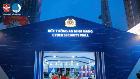 Ra mắt không gian trải nghiệm “Bức tường An ninh mạng” tại phố đi bộ Nguyễn Huệ