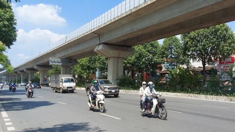 Hà Nội nắng nóng trên 37 độ C