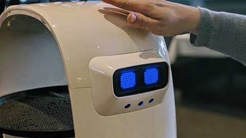 Thiếu nhân công, nhiều cửa hàng Hàn Quốc chuyển sang dùng robot