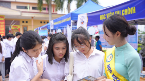 Phổ điểm giảm, điểm chuẩn đại học 2026 sẽ “hạ nhiệt” nhưng không đồng đều