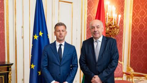 Quốc hội Hungary thông qua sửa đổi Hiến pháp, gây áp lực lên Tổng thống Tamas Sulyok