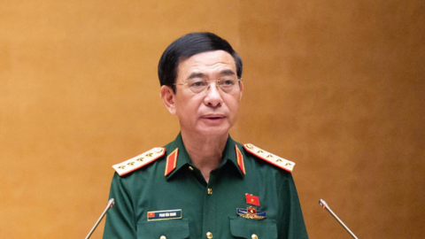 Đại tướng Phan Văn Giang trình Quốc hội sửa chức danh, hạn tuổi sĩ quan quân đội