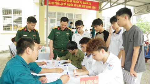 Bộ Quốc phòng: Học liên thông lên đại học không thuộc diện tạm hoãn gọi nhập ngũ
