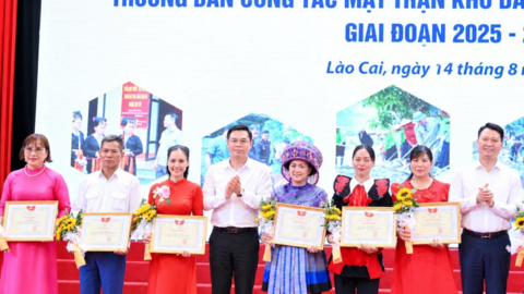 Vàng Thị Ca - Người giữ lửa thổ cẩm nơi biên cương