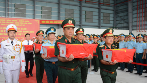 Vận chuyển hơn 13.500 mẫu hài cốt liệt sĩ ra Hà Nội giám định ADN