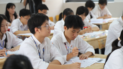 Tỷ lệ bằng xuất sắc cao kỷ lục: Bộ trưởng GD&ĐT trăn trở về chất lượng đào tạo thực chất