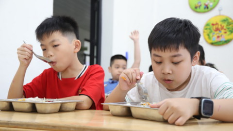 Tin vui với học sinh vùng khó khăn: Đề xuất hỗ trợ bữa trưa, tiền ăn 1,17 triệu đồng/tháng