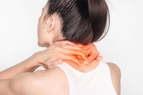 Thoái hóa đốt sống cổ ở người trẻ: Nguyên nhân, triệu chứng và cách hỗ trợ  điều trị