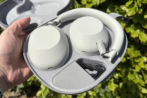 Sony WH-1000XM6 vừa bán ra đã gặp lỗi gãy khớp nối như thế hệ trước