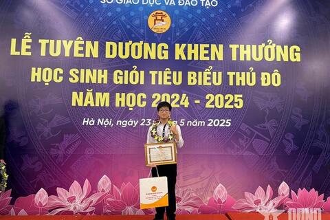 Hà Nội có 3 thủ khoa
