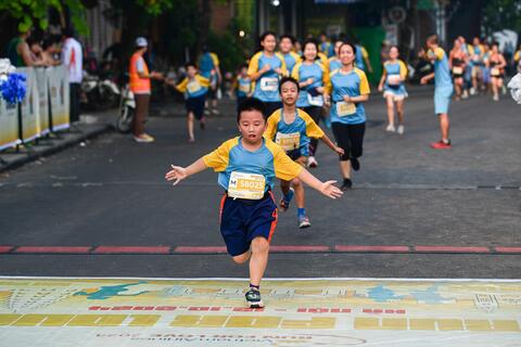Vietnam Airlines tổ chức giải chạy “Run For Love 2025”