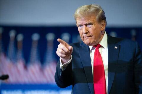 Ông Trump đổi ý, đe doạ sẽ áp thuế chất bán dẫn 300%