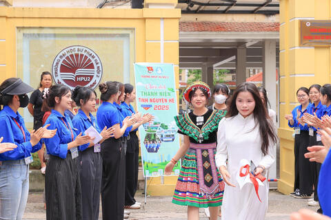 Sư phạm Ngữ văn lấy điểm chuẩn cao nhất 28,52 tại Đại học Sư phạm Hà Nội 2