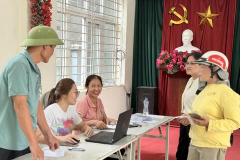 Niềm vui lan tỏa từ món quà ý nghĩa ngày Tết Độc lập