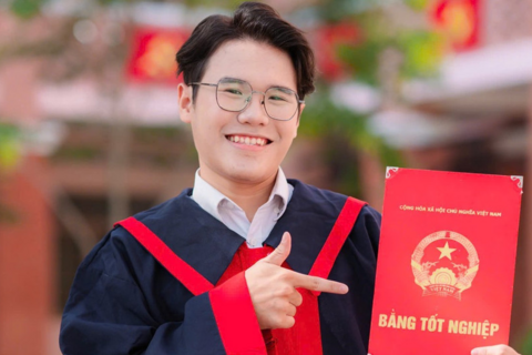 Hành trình từ ngưỡng mộ thầy cô đến giấc mơ đứng trên bục giảng