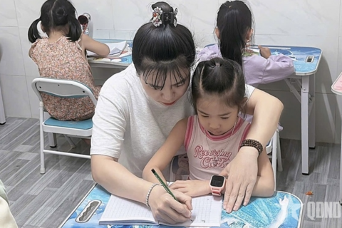 Bền bỉ bồi đắp "nét chữ, nết người"