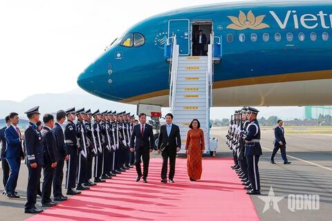 Chủ tịch nước Lương Cường đến Hàn Quốc, bắt đầu chương trình tham dự Tuần lễ Cấp cao APEC 2025