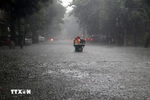 Bão số 13 cách đảo Song Tử Tây khoảng 450km về phía Đông