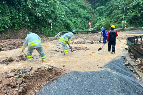 Thủ tướng yêu cầu: Hoàn thành sơ tán dân cư tại khu vực nguy hiểm trước 15h hôm nay