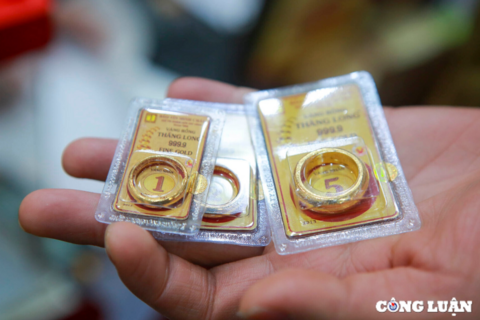 Giá vàng hôm nay bất ngờ điều chỉnh giảm gần 1 triệu đồng/lượng