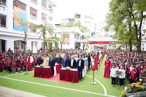 Trường Tiểu học Vĩnh Tuy tri ân các thế hệ nhà giáo