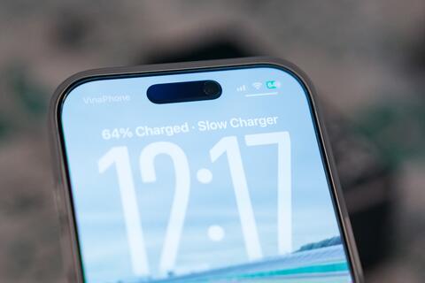 Làm gì khi iPhone hiện cảnh báo “Sạc chậm”?