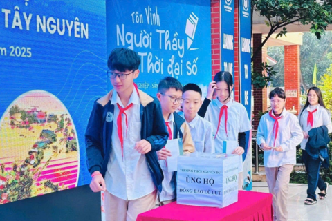 Sát cánh cùng miền Trung, trường giúp trường sau lũ dữ