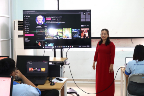 Giáo viên ở Cà Mau sử dụng AI bảo tồn và phát huy di sản truyện Bác Ba Phi