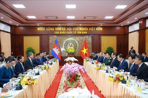 Việt Nam - Campuchia phấn đấu đưa kim ngạch thương mại sớm đạt 20 tỷ USD